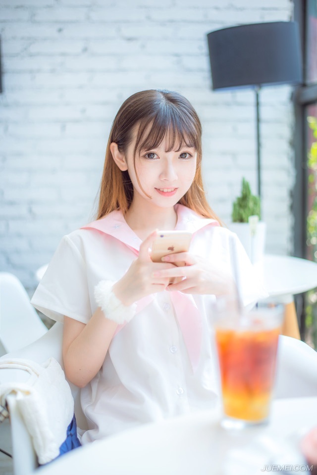 “我孟达算不上忠臣。”孟达闻言，冷笑一声道：“如果将军还想继续愚忠的话，那就请将军自便，下次若再想找刘璋拼命，末将绝不拦你。”